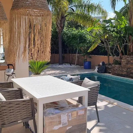 Algarve Stunning With Pool By Homing Villa Santa Bárbara de Nexe