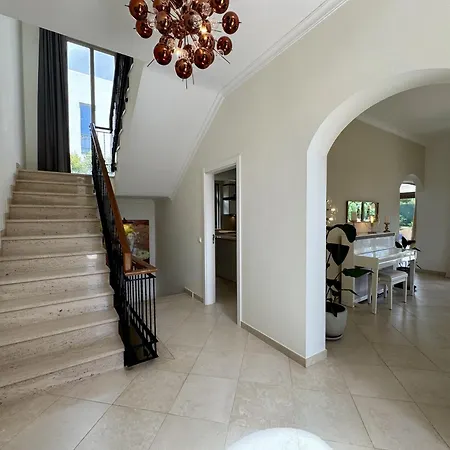 Algarve Stunning With Pool By Homing 빌라 Santa Bárbara de Nexe